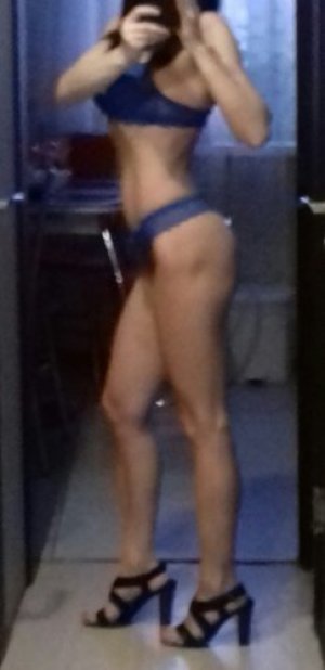 Транссексуалка Юля